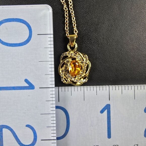 2/$20 Rhinestone Swirl Pendant Necklace With Yellow Rhinestone Center (NWOT) - Picture 4 of 5
